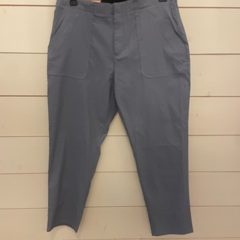 Eddie Bauer women’s ankle pant. NWT